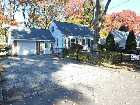 47 Pell Ave, Warwick, RI 02888 photo 2