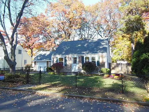 47 Pell Ave, Warwick, RI 02888 photo 4