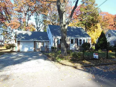 47 Pell Ave, Warwick, RI 02888 photo 3