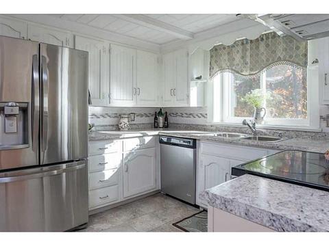 8 Dawson Ave, Warwick, RI 02888 photo 2
