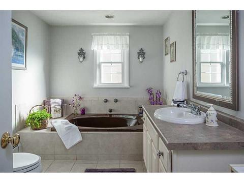8 Dawson Ave, Warwick, RI 02888 photo 16