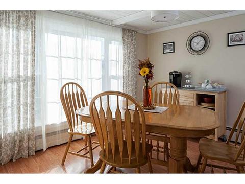 8 Dawson Ave, Warwick, RI 02888 photo 4