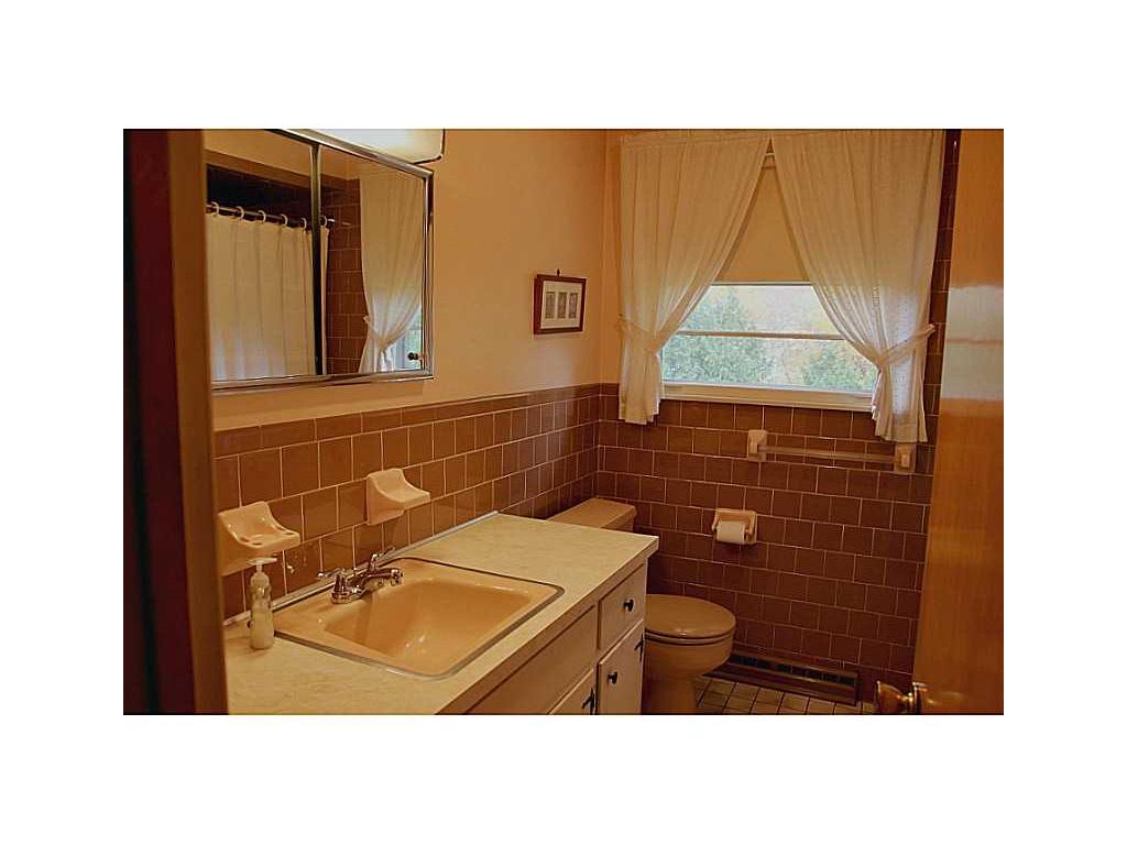 94 Newton St, Woonsocket, RI 02895 photo 10