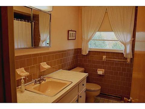 94 Newton St, Woonsocket, RI 02895 photo 10