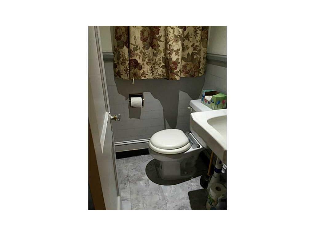 216 Mowry St, Woonsocket, RI 02895 photo 8