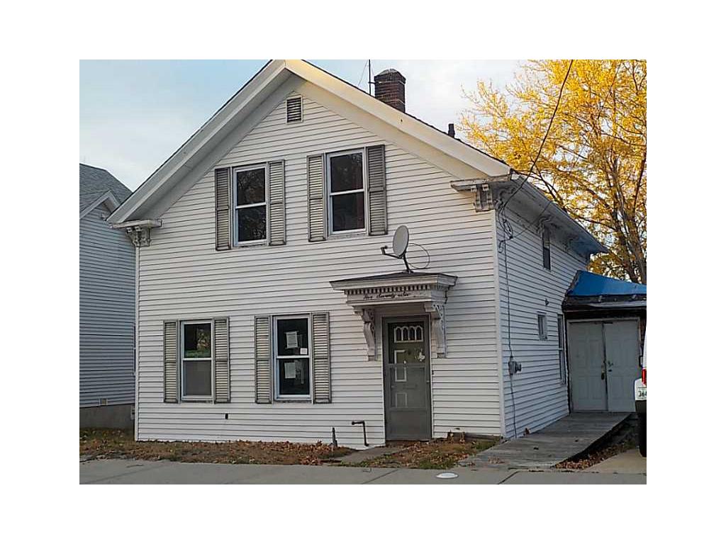 576 Bernon St, Woonsocket, RI 02895 photo 2