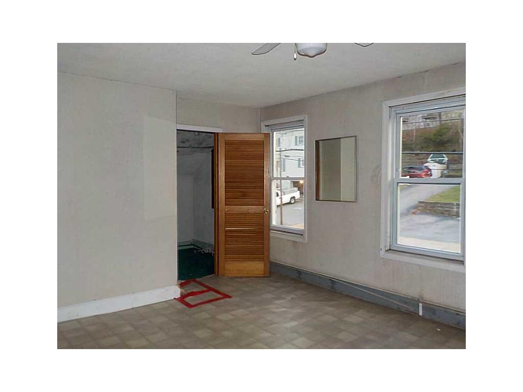576 Bernon St, Woonsocket, RI 02895 photo 14
