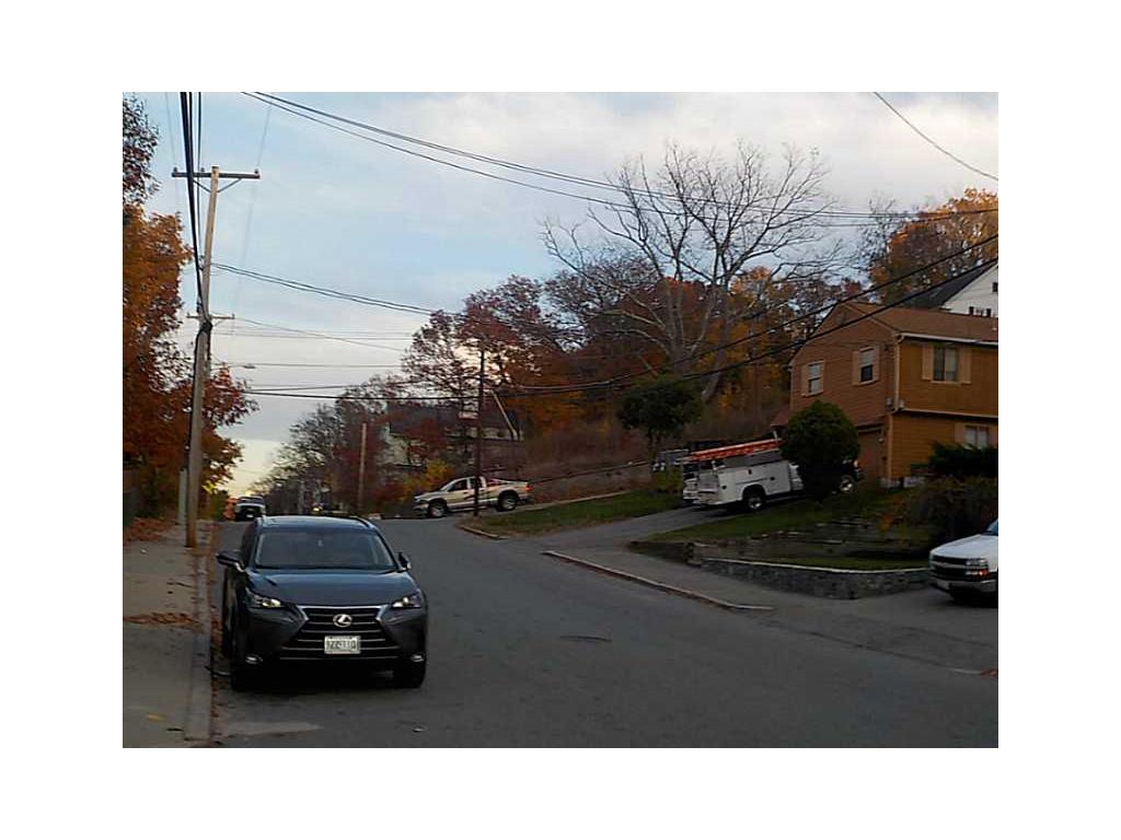 576 Bernon St, Woonsocket, RI 02895 photo 3