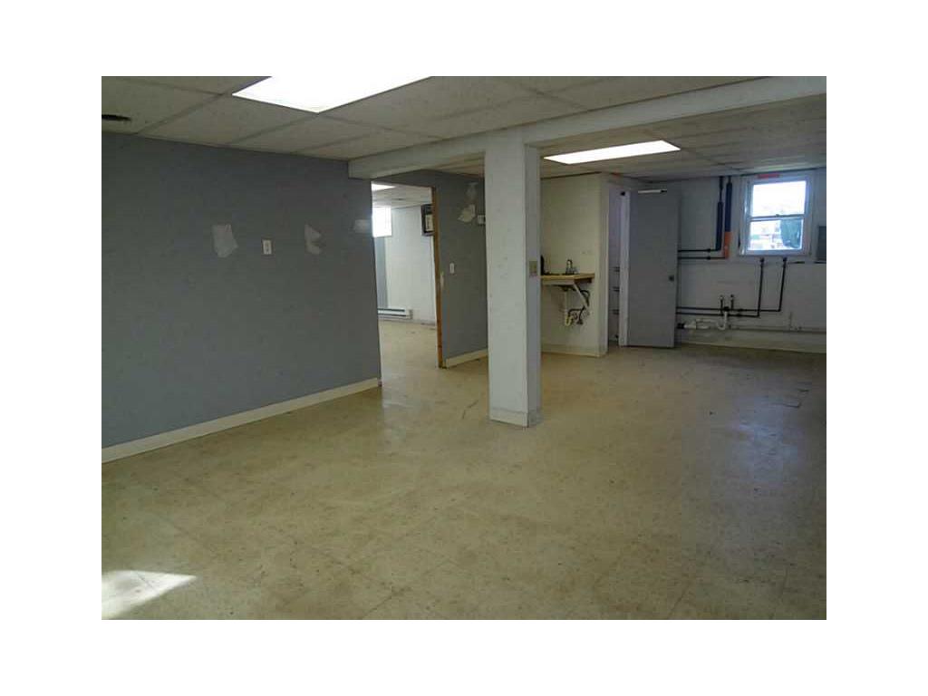 77 Oak St, Westerly, RI 02891 photo 6