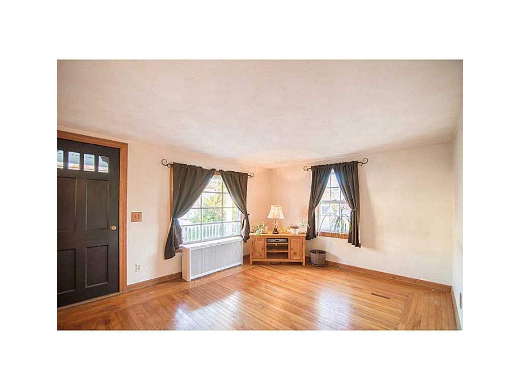 49 Marshall Cir, Coventry, RI 02816 photo 3