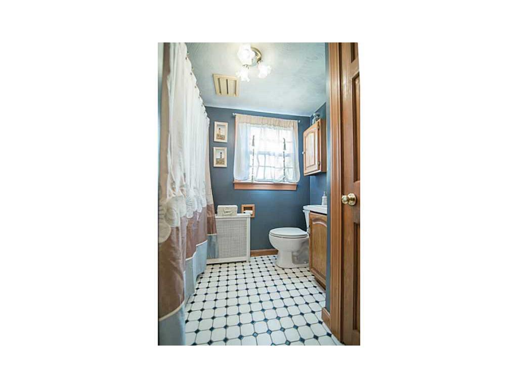 49 Marshall Cir, Coventry, RI 02816 photo 16