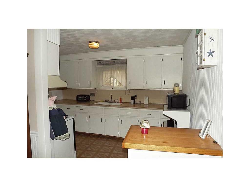86 Hamlet Ave, Woonsocket, RI 02895 photo 2