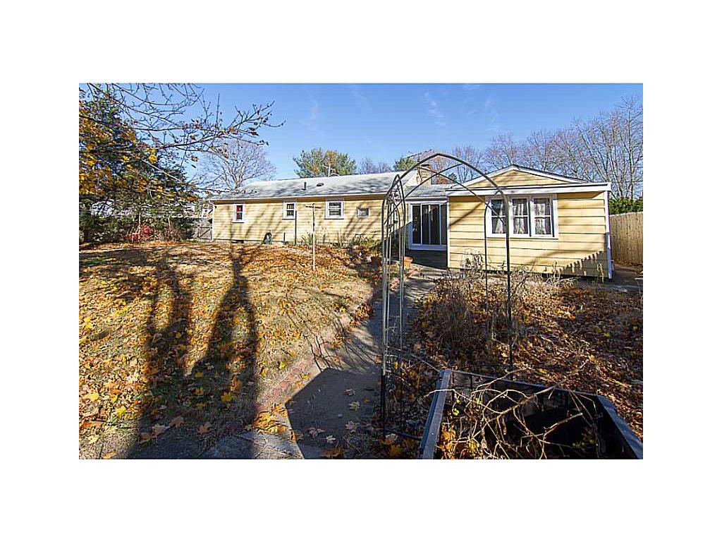 131 White Ave, Warwick, RI 02889 photo 20