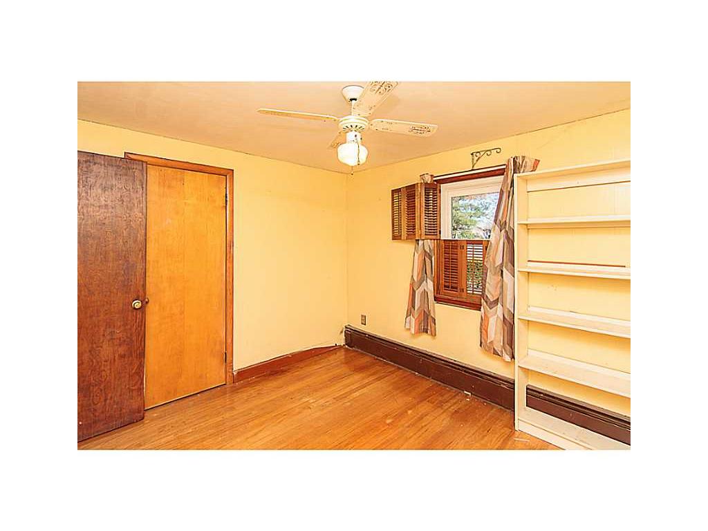 131 White Ave, Warwick, RI 02889 photo 15