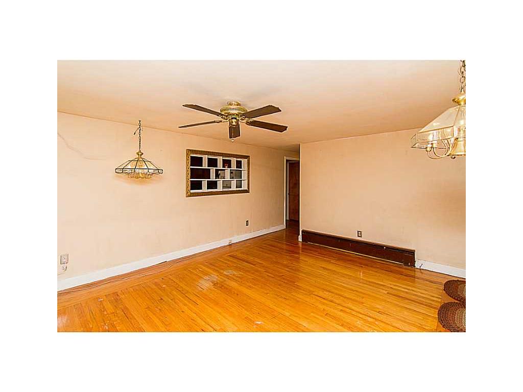 131 White Ave, Warwick, RI 02889 photo 8