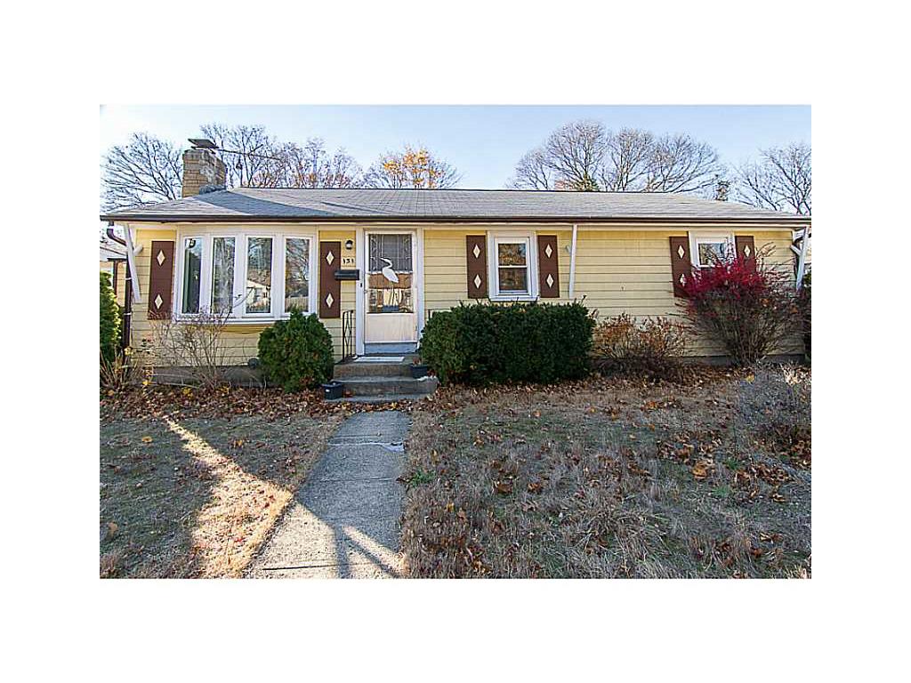 131 White Ave, Warwick, RI 02889 photo 2