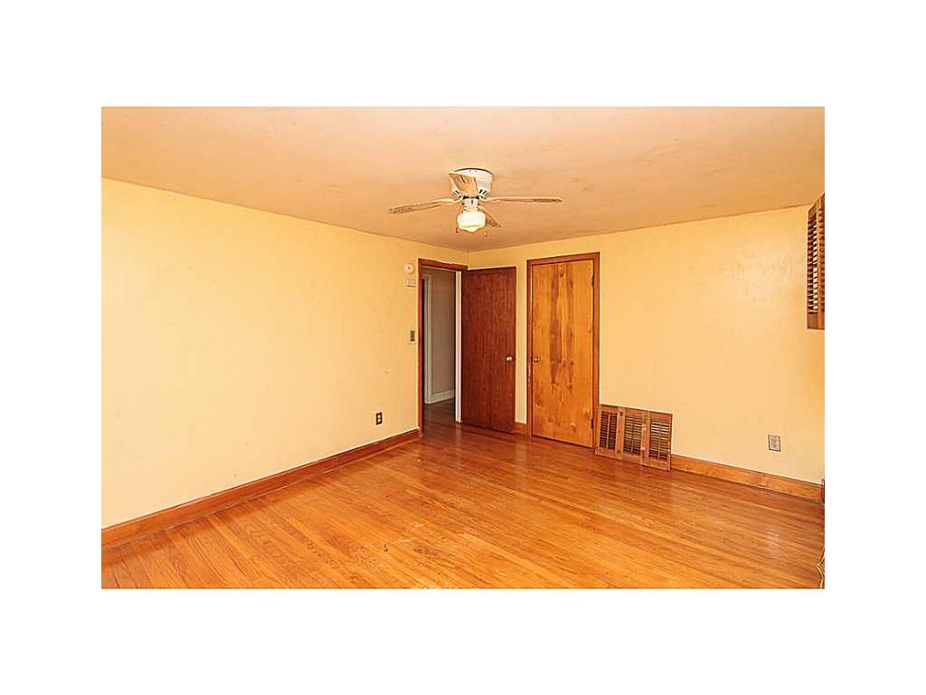 131 White Ave, Warwick, RI 02889 photo 13
