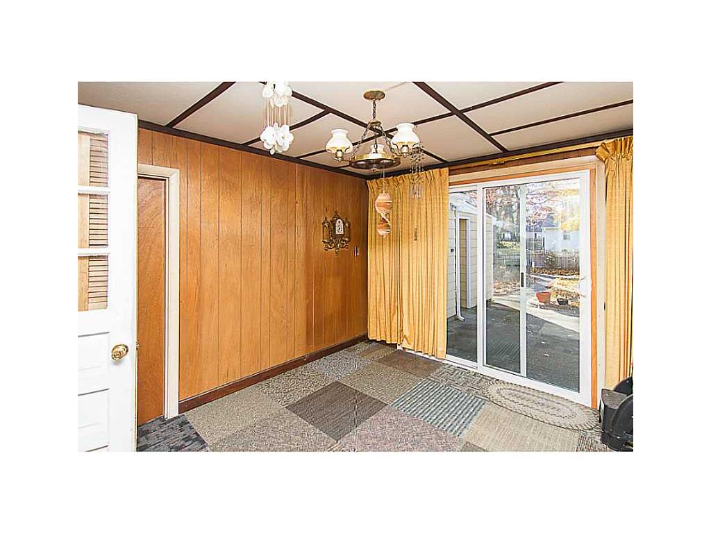 131 White Ave, Warwick, RI 02889 photo 4