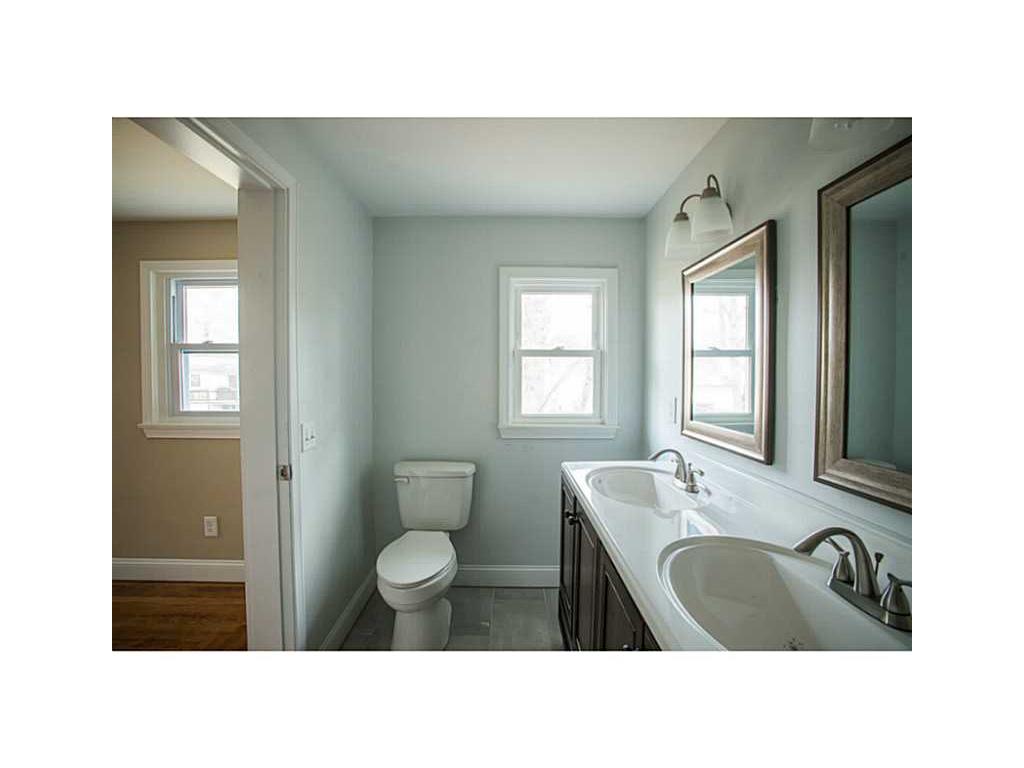 389 Red Chimney Dr, Warwick, RI 02886 photo 18
