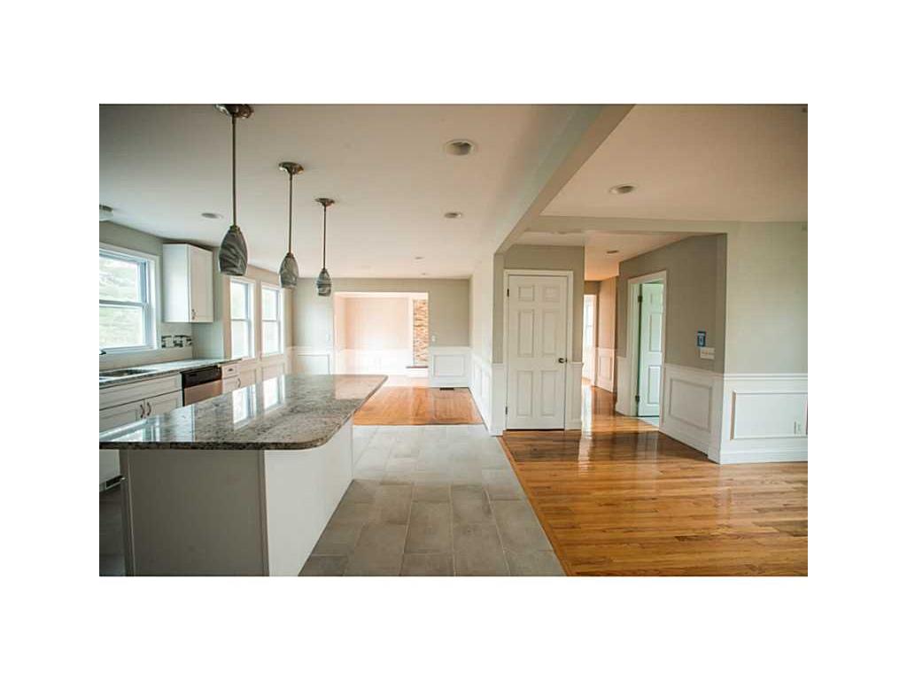 389 Red Chimney Dr, Warwick, RI 02886 photo 9
