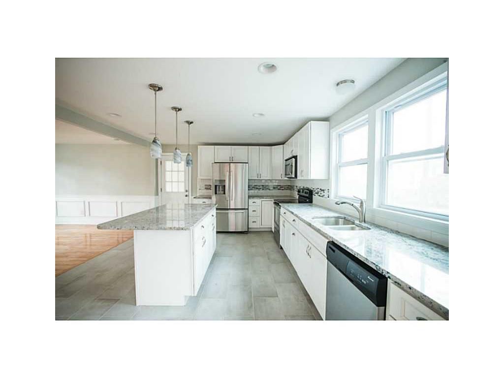 389 Red Chimney Dr, Warwick, RI 02886 photo 6