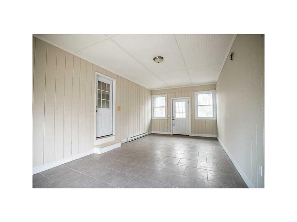 389 Red Chimney Dr, Warwick, RI 02886 photo 2