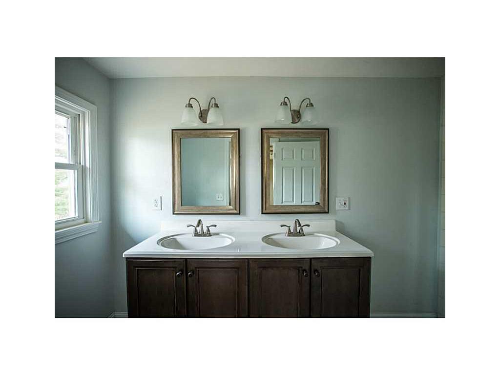 389 Red Chimney Dr, Warwick, RI 02886 photo 16