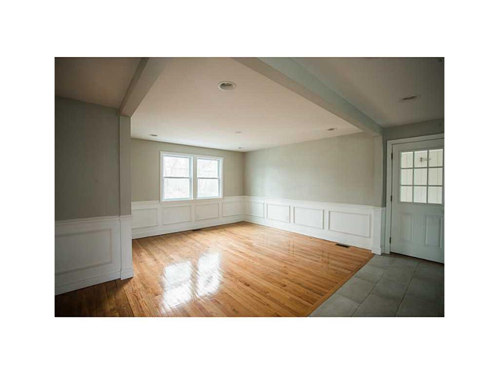 389 Red Chimney Dr, Warwick, RI 02886 photo 7