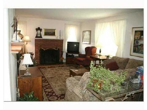 87 Audubon Rd, Warwick, RI 02888 photo 3