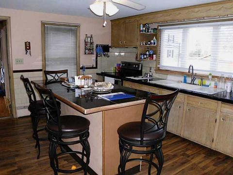 392 Mowry St, Woonsocket, RI 02895 photo 5