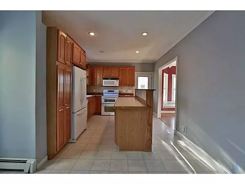 284 Transit St, Woonsocket, RI 02895 photo 9