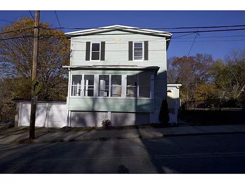 284 Transit St, Woonsocket, RI 02895 photo 5
