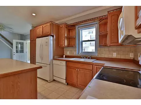 284 Transit St, Woonsocket, RI 02895 photo 12