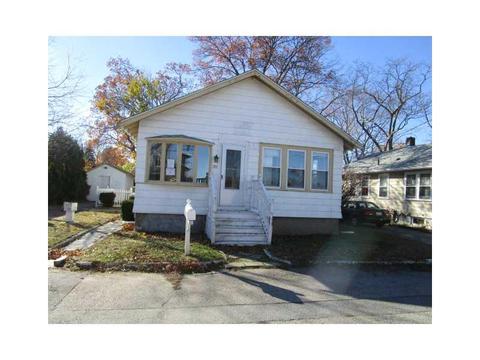 30 Delaware Ave, Warwick, RI 02888 photo 2