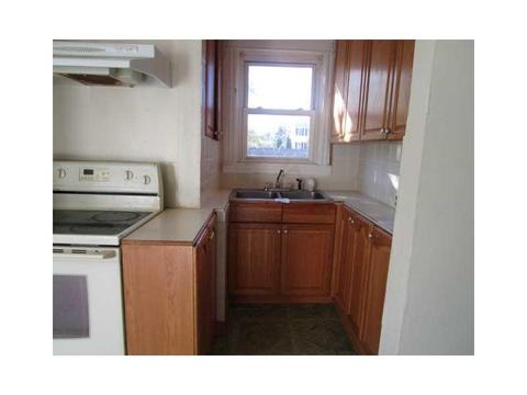 30 Delaware Ave, Warwick, RI 02888 photo 6