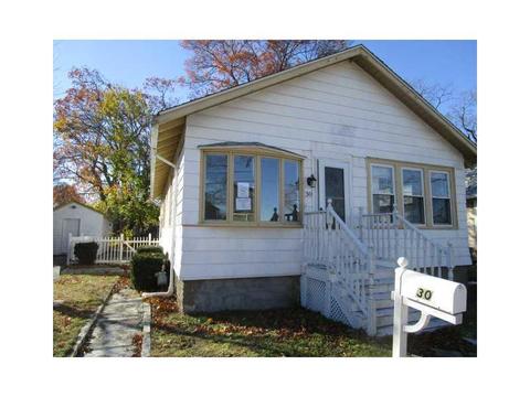 30 Delaware Ave, Warwick, RI 02888 photo 1