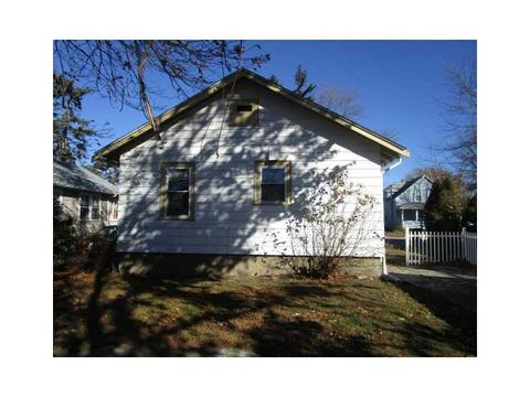30 Delaware Ave, Warwick, RI 02888 photo 3