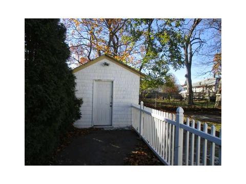 30 Delaware Ave, Warwick, RI 02888 photo 15