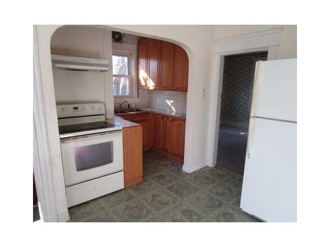 30 Delaware Ave, Warwick, RI 02888 photo 5
