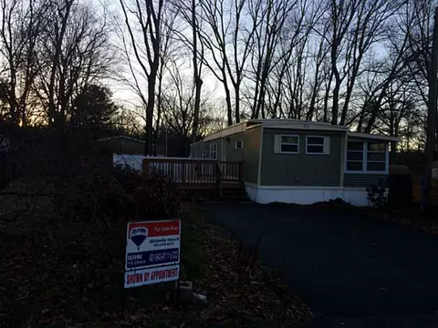 20 Oak Ter, Mapleville, RI 02839 photo 1