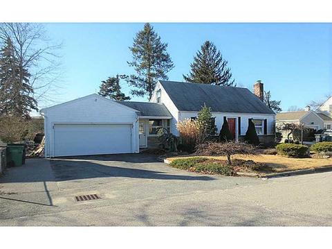 273 Pine St, Warwick, RI 02888 photo 2