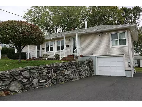 93 Hemond Ave, Woonsocket, RI 02895 photo 2