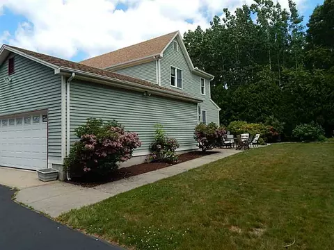 9 Sycamore Dr, Westerly, RI 02891 photo 7
