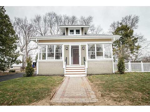 42 Circuit Dr, Riverside, RI 02915 | 25 Photos - Movoto