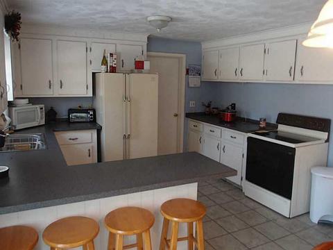 26 Armory Dr, Warwick, RI 02889 photo 5