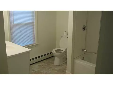 7 Bennett St, Coventry, RI 02816 photo 9