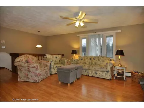 34 Beth Ave, Warren, RI 02885 photo 4