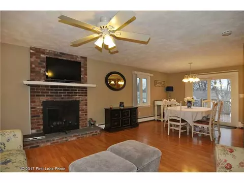 34 Beth Ave, Warren, RI 02885 photo 3