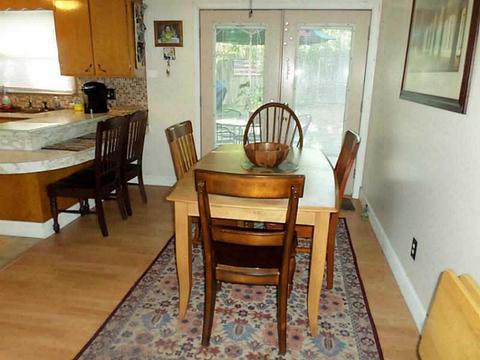 82 Heather Dr, Woonsocket, RI 02895 photo 4