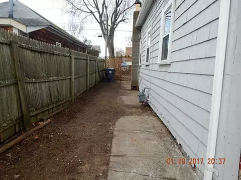 84 Uncas St, Warwick, RI 02889 photo 16